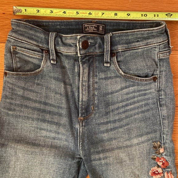 Abercrombie & Fitch “Simone” Distressed High Waist Embroidered Jeans - Picture 11 of 12